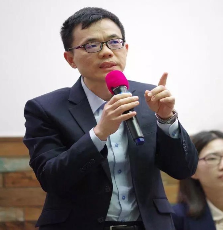 1558946951709845.jpg Conference100.jpg